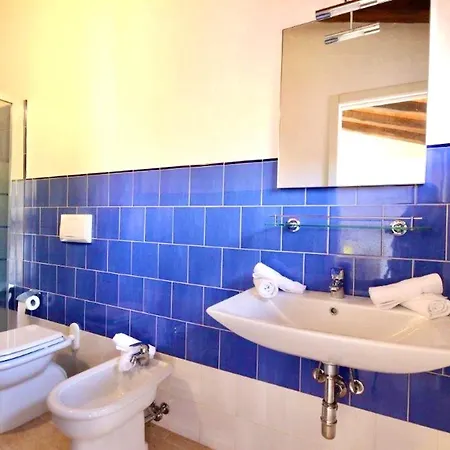 アパートホテル Isa - With Private Pool In Just 500 Meters From The Sea