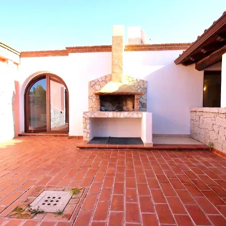アパートホテル Isa - With Private Pool In Just 500 Meters From The Sea
