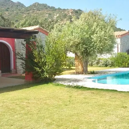 Isa - With Private Pool In Just 500 Meters From The Sea Aparthotel Costa Rei