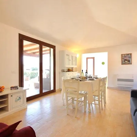 Isa - With Private Pool In Just 500 Meters From The Sea 4*