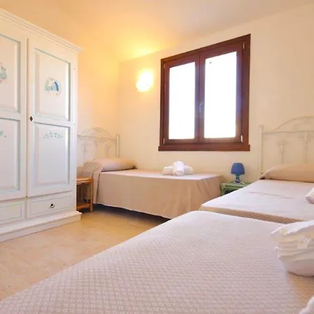 Aparthotel Isa - With Private Pool In Just 500 Meters From The Sea
