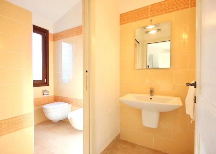 Isa - With Private Pool In Just 500 Meters From The Sea شقة فندقية 4*