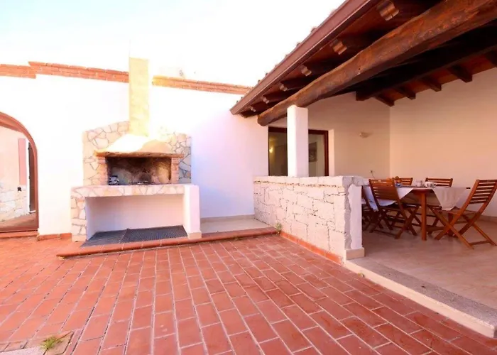 Isa - With Private Pool In Just 500 Meters From The Sea شقة فندقية