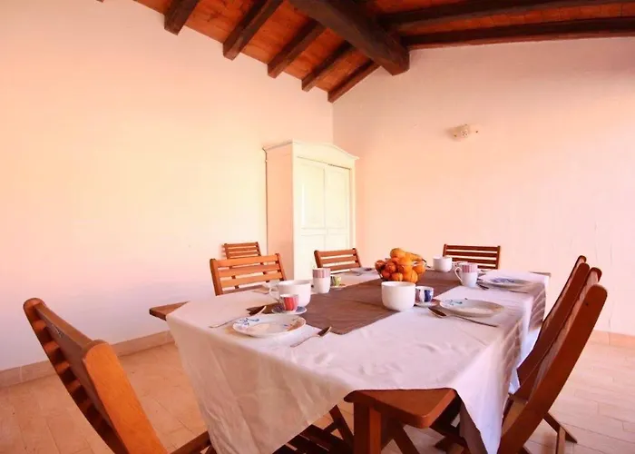 Isa - With Private Pool In Just 500 Meters From The Sea 4*